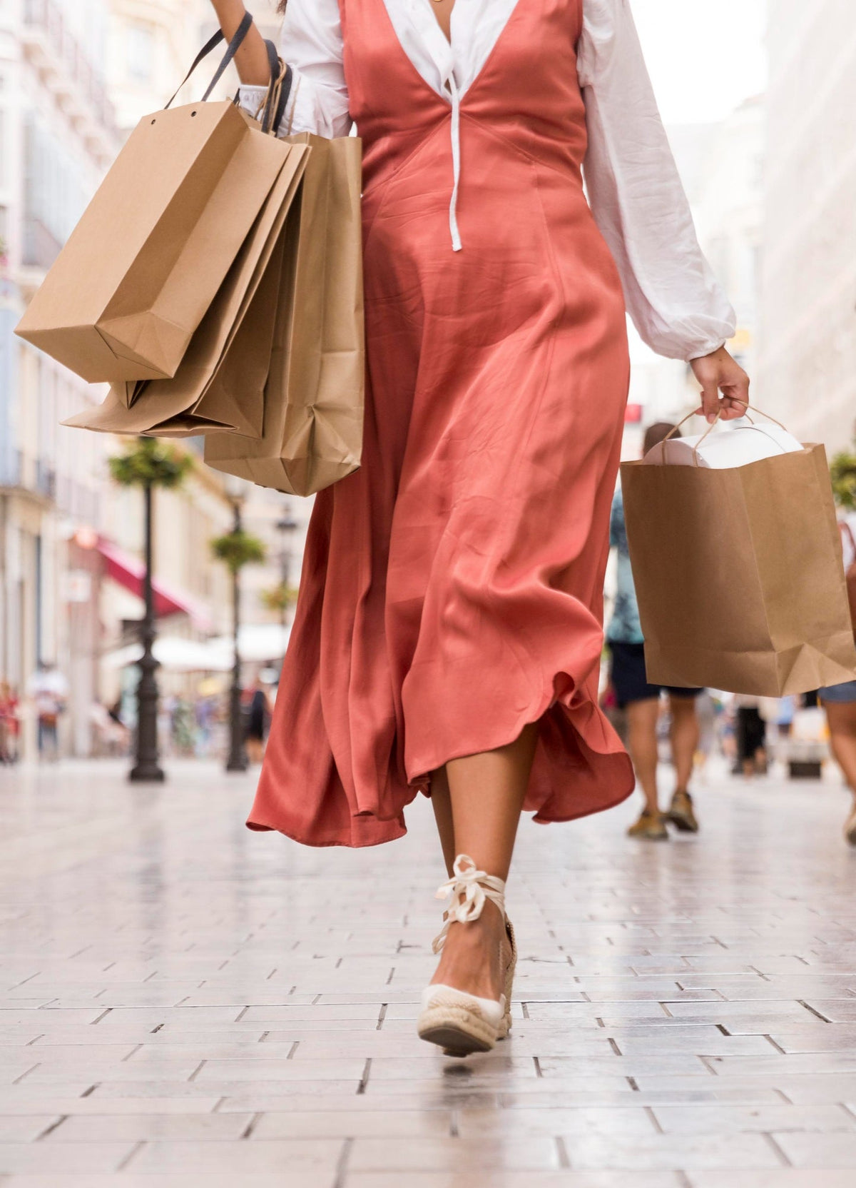 Vintage Clothing Online: How to Shop For Timeless Style