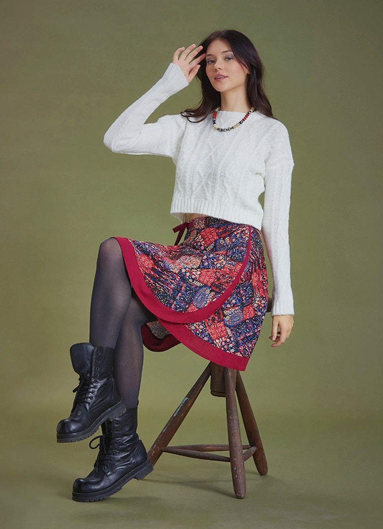 Round Neck White Cable Knit Crop Sweater