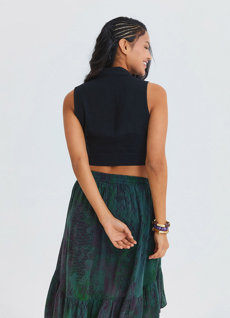 Black Crop Top with Shirt Collar and Button Details 4934