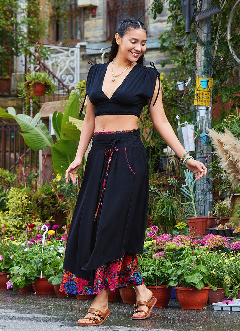Double Layered Black Floral Skirt with Pockets and Button Details 5029