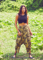 Draped Elastic Waist Medium Rise Printed Baggy Pants