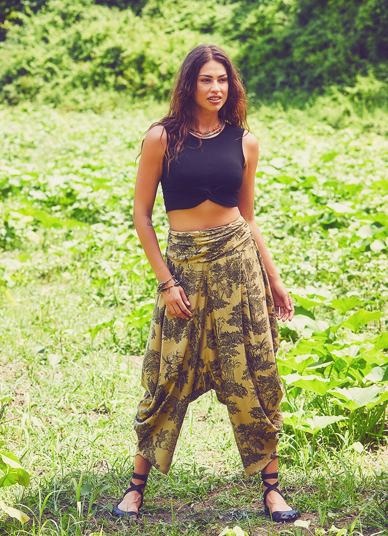Draped Elastic Waist Medium Rise Printed Baggy Pants