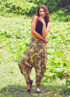 Draped Elastic Waist Medium Rise Printed Baggy Pants