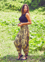 Draped Elastic Waist Medium Rise Printed Baggy Pants
