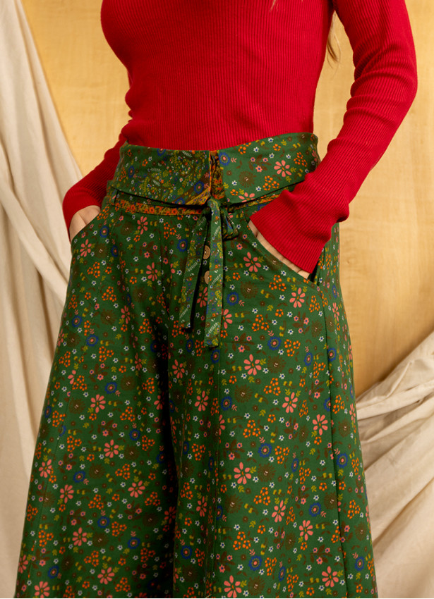 Buttoned Banded Waist Low Rise Floral Print Culottes