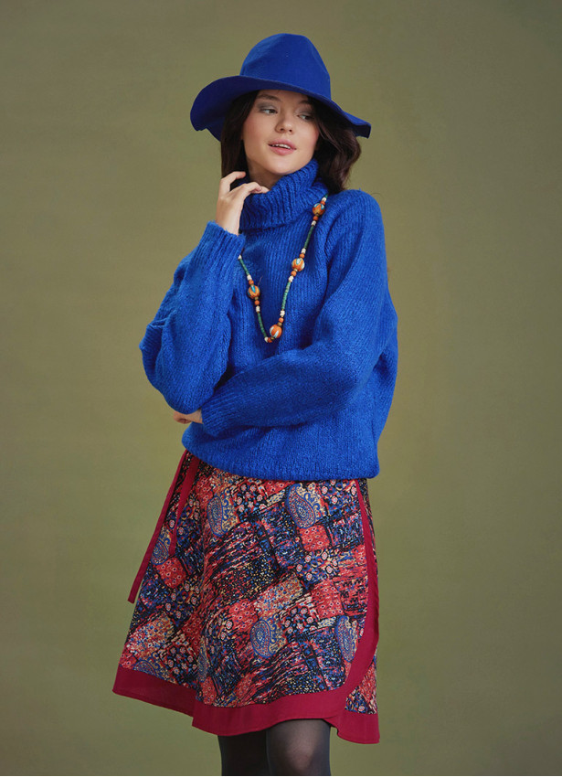 Bohemian Style Knitted Women's Saxe Blue Sweater