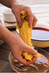 How to Remove Yellow Stains from White Clothes